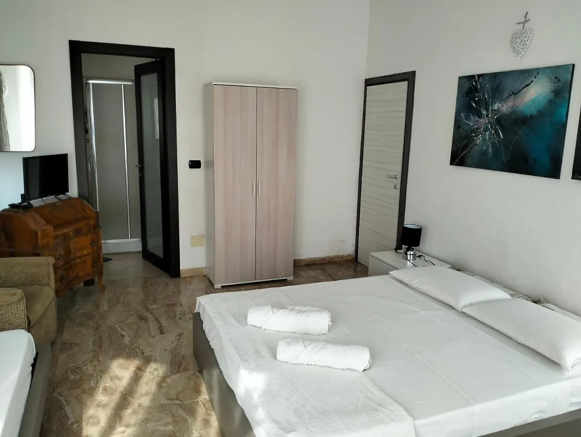 Villa Harriet Sovere 0*,  Italy