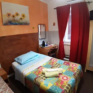 https://roma-vecchia.it-romehotels.com