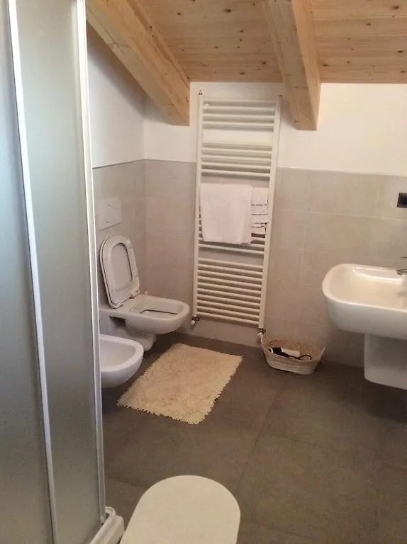Villa Harriet Sovere Bed & Breakfast
