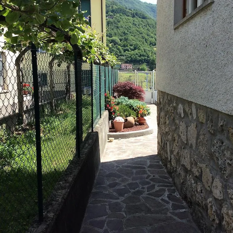 Villa Harriet Sovere Bed & Breakfast