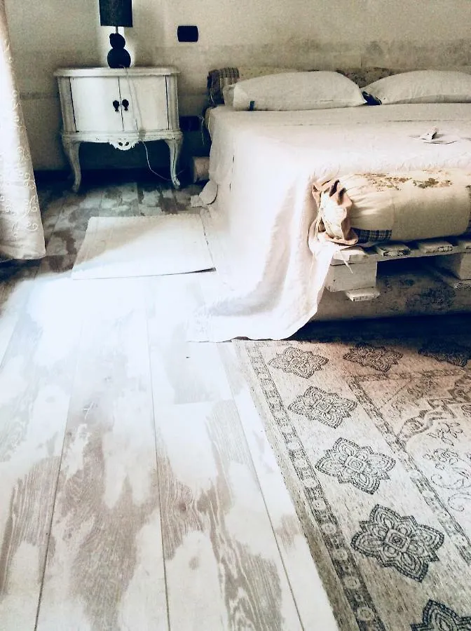 Villa Harriet Sovere Bed & Breakfast